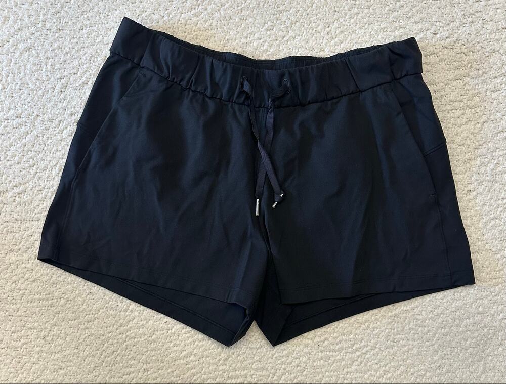 Lululemon Womens On the Fly Shorts Size 10